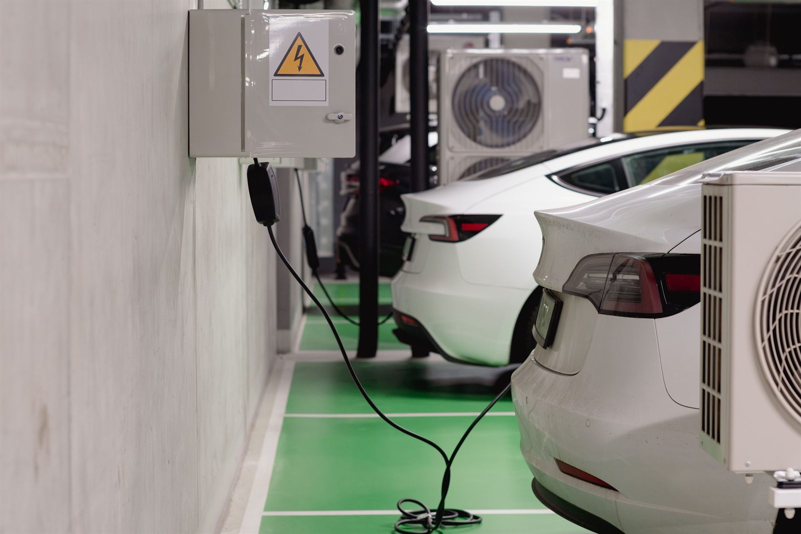 Frota de veículos elétricos da Impacto em recarga